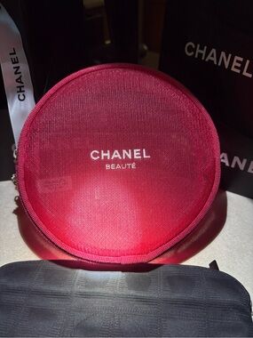 CHANEL Beauté Round Cosmetic Pouch in  Red